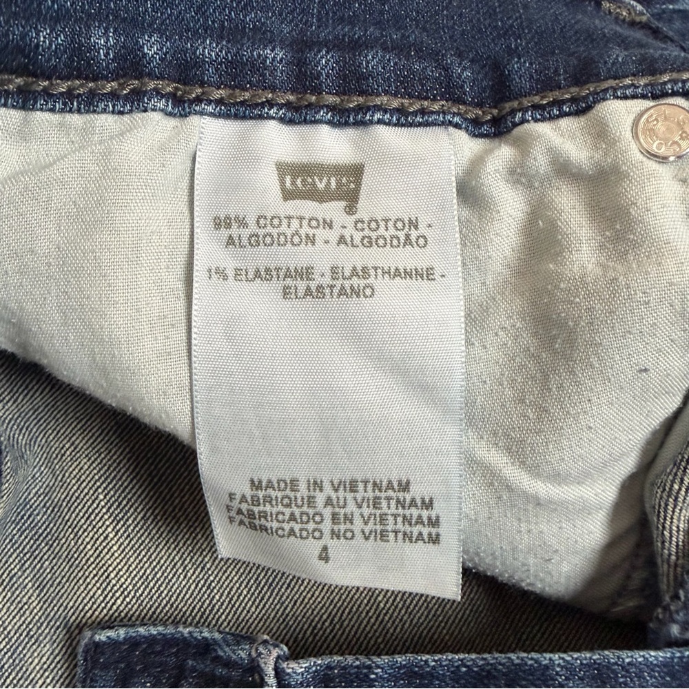 Levi’s 515 Mid-Rise Medium Wash Denim Jean Shorts Size 4 Classic Perfect Fit EUC - Picture 8 of 16